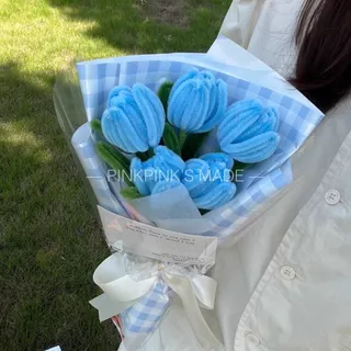 ช่อดอกทิวลิปลวดกำมะหยี่ แบบสำเร็จ ช่อของขวัญ วันรับปริญญา ของขวัญวันวาเลนไทน์ ของขวัญวันแม่