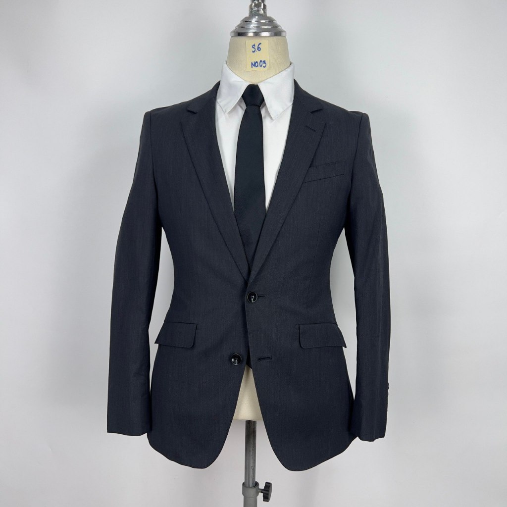 สูทผู้ชาย สีเทาดำ ลายผ้า SUIT SELECT ป้าย Y4 รอบอก36 รหัส S