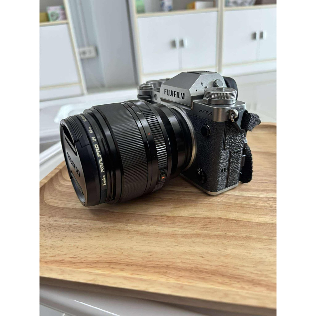 fuji xt5 มือสอง ใช้งานเอง อุปกรณ์ครบกล่อง