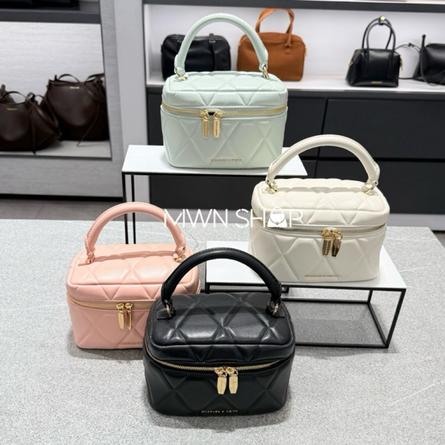 Charles&keith กระเป๋า arwen มีโค้ดลด30% สะพายข้าง พร้อมถุงผ้า ถุงกระดาษ ของแท้จากชอป