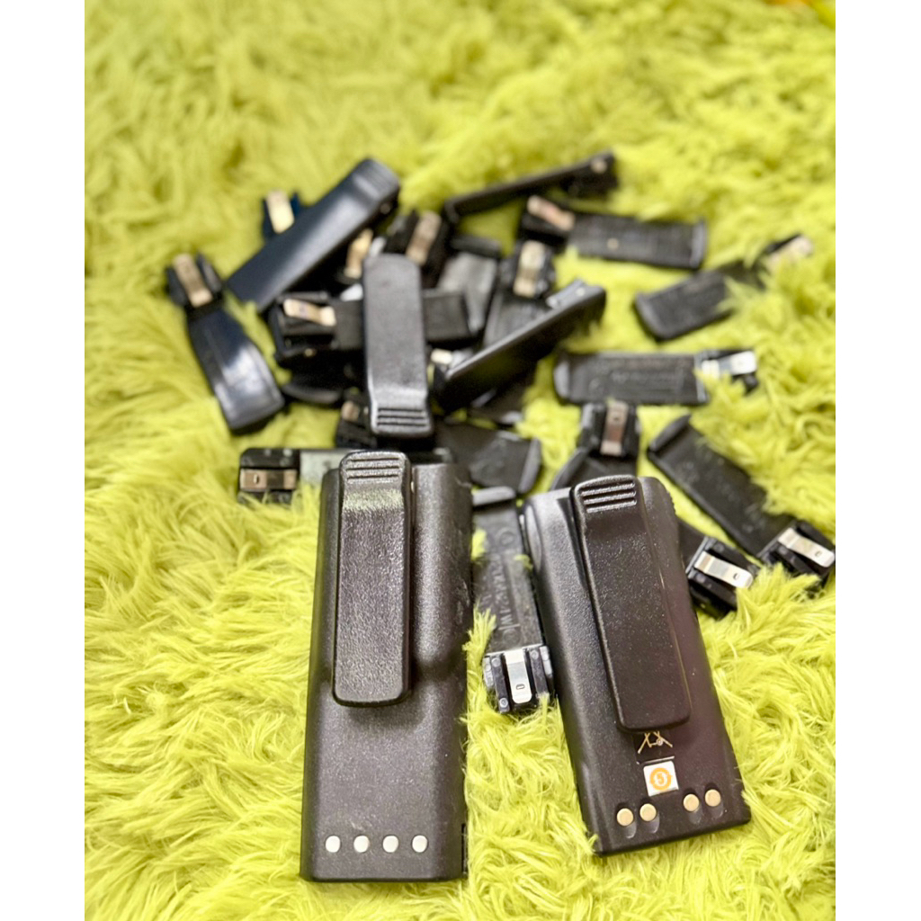 คลิปหนีบแบตเตอรี่  อุปกรณ์สื่อสาร MOTOROLA   GP338,GP300