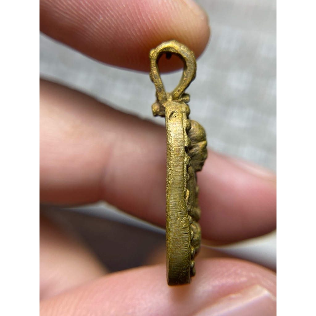 ประกันแท้ - เหรียญหล่อ หลวงปู่ทวด เหรียญจอบชนวนเศียร ครบรอบ 1 ปี ซุ้มไข่ปลา พิมพ์ใหญ่ วัดห้วยมงคล จ.ประจวบฯ ปี 2548 - รูปที่ 3