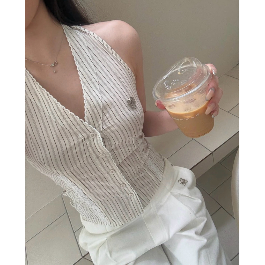 (New✨) เสื้อคล้องคอลูกไม้ - 23begins