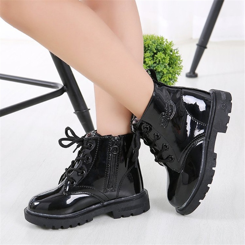 บูทเด็กชายหญิงสไตล์เกาหลี ฤดูใบไม้ผลิ ใบไม้ร่วง ดีไซน์มาร์ตินบู๊ทส์ ลายลูกไม้ปรับได้ ใส่ได้ทั้งปี เปลี่ยนลุคให้ลูกเท่ไม่ - รูปที่ 4