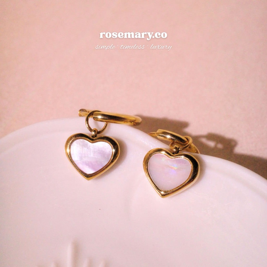 rosemary.co | bleeding heart earring (RM202) | 18k pvd gold ต่างหูรูปหัวใจ ต่างหูห้อย ของขวัญรับปริญญา (พร้อมส่งในไทย)