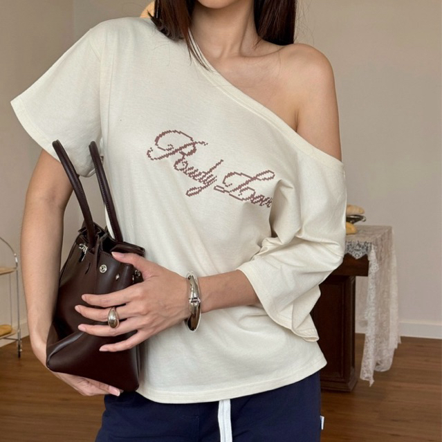 RUDY - RUDY LOVE TOP เสื้อปาดไหล่อก 44 ยาว 26 ผ้าไม่ยืดทรงสวยมาก