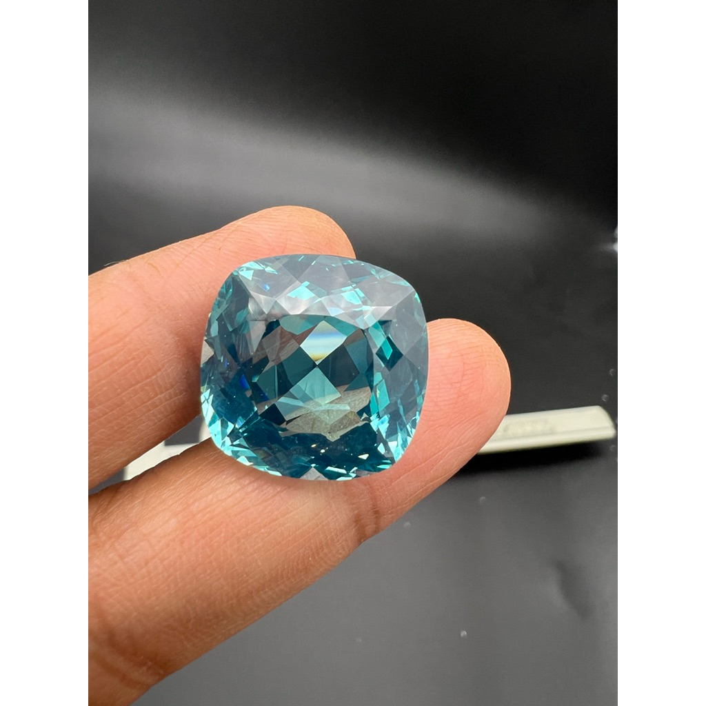 มิสติก พลอย MYSTIC Paraiba น้ำหนัก 23กะรัต (Cts.) 17x17 ม(1 เม็ด) ROYAL MULTICOLOR Gemstone 17x17 MM CUSHION NA