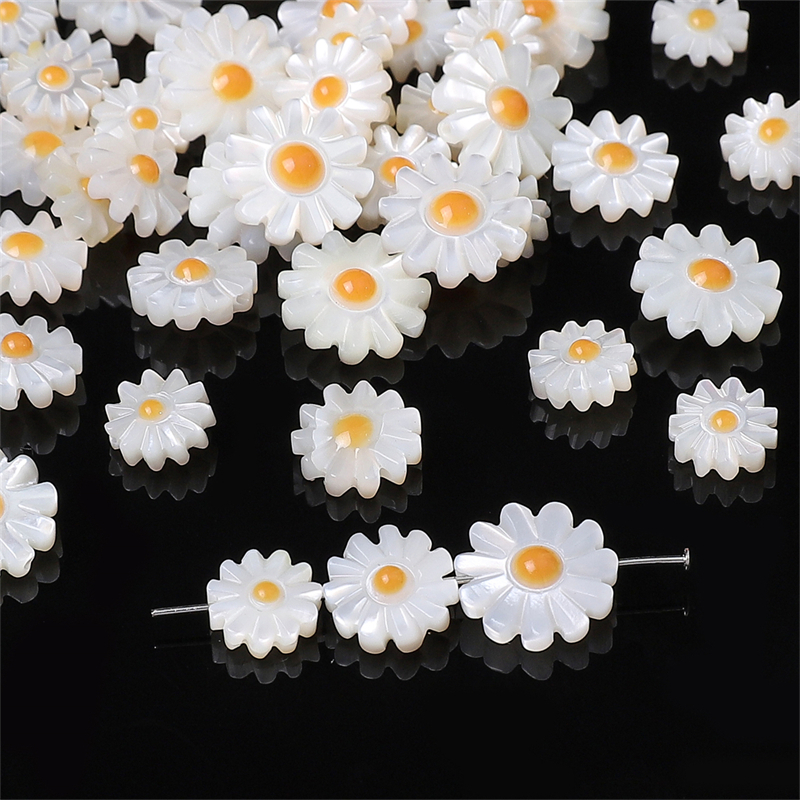 ลูกปัดเปลือกหอยธรรมชาติลายดอกเดซี่และดอกเบญจมาศ สำหรับ DIY งานคราฟต์ทำสร้อยข้อมือและสร้อยคอ