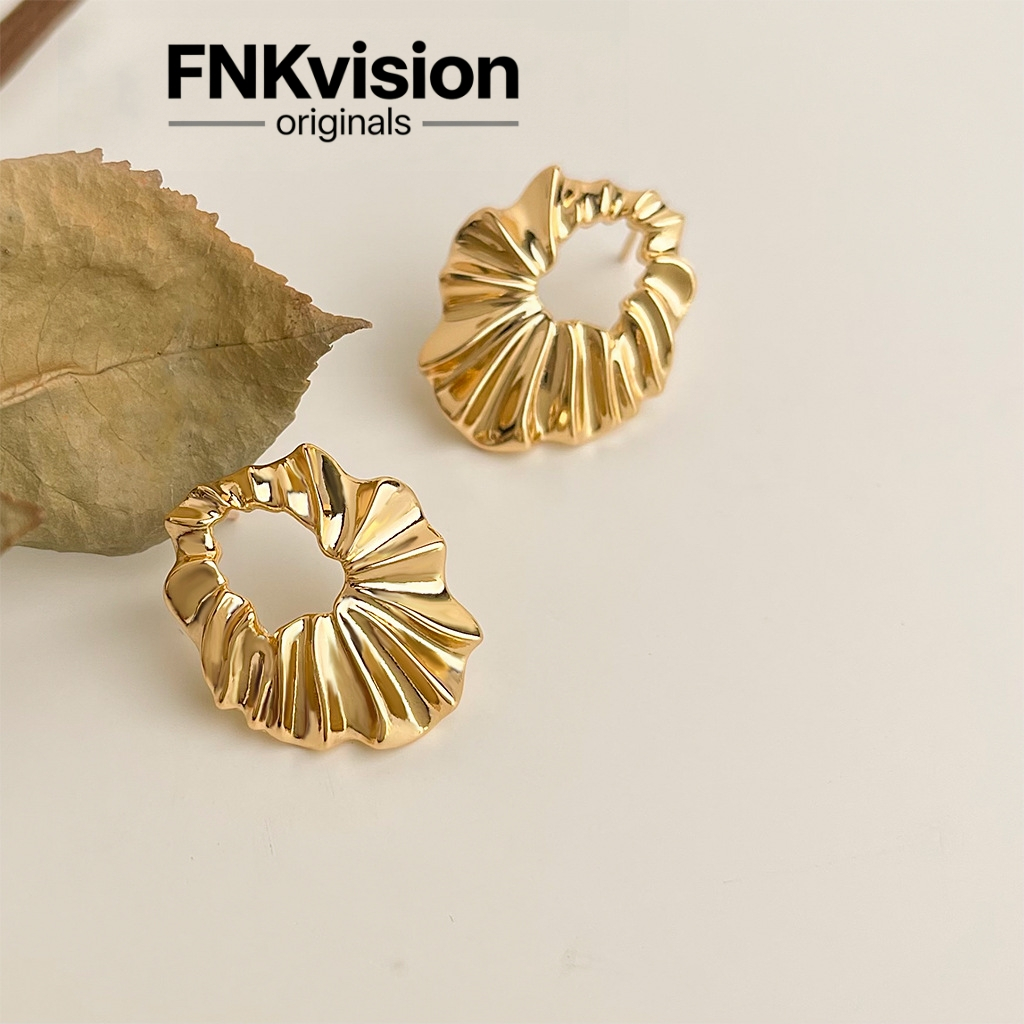 FNKvisionการออกแบบดั้งเดิมต่างหูหรูหรา ลายหยัก ทอง18K รูปที่ 5