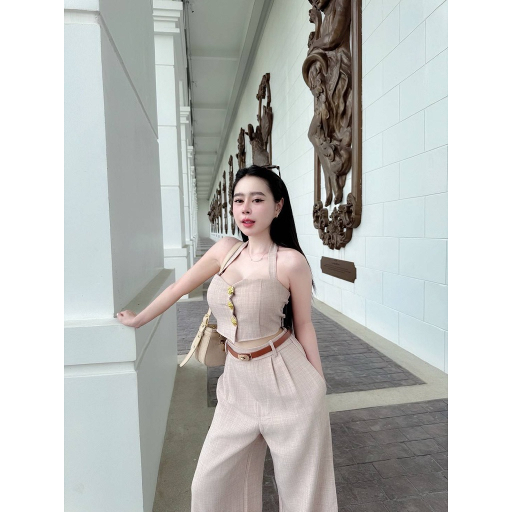 Phapassz - ชุดเชต 3 ชิ้น เสื้อทรงคล้องคอ เสริมฟอง แต่งกระดุมหน้าสีทอง มาพร้อมกับเข็มขัดปัง#ontop