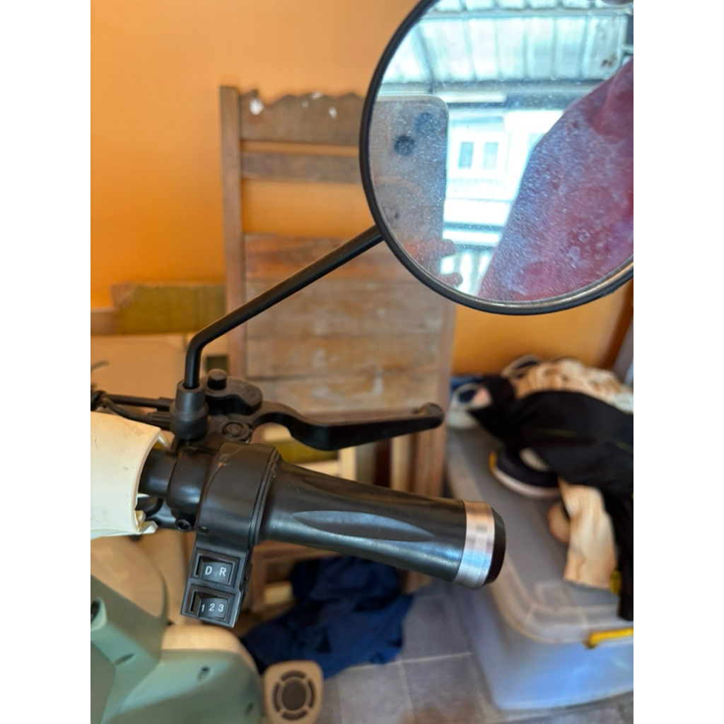 รถมอเตอร์ไซค์ไฟฟ้าแบบ 3 ล้อ ยี่ห้อ LION EV