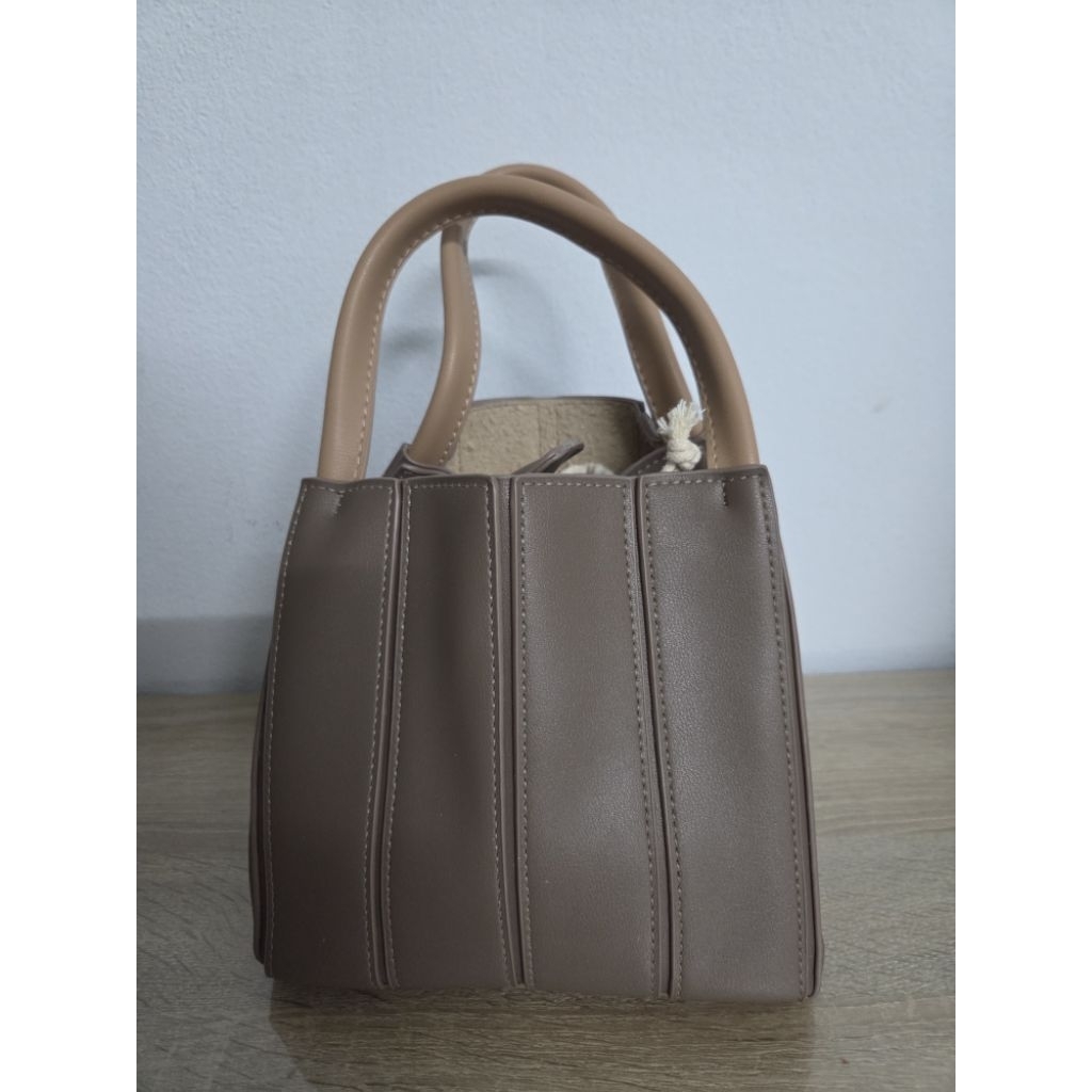 กระเป๋าทรงขนมจีบมือสอง just.in.case