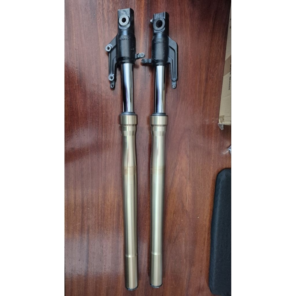 โช๊คหน้า ADV 350 มือสอง