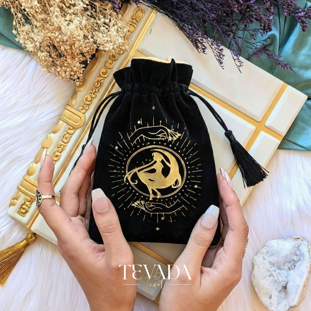 ถุงใส่ไพ่ มีพู่ห้อย Black Velvet Tarot Pouch ผ้ากำมะหยี่พิมพ์ลายทอง ถุงใส่เครื่องราง สำหรับเก็บไพ่ สายมู พร้อมส่ง
