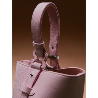 กระเป๋า แบรนด์ Kindly Reminder รุ่นใหม่ ! The Twist : One Bag 4 Styles