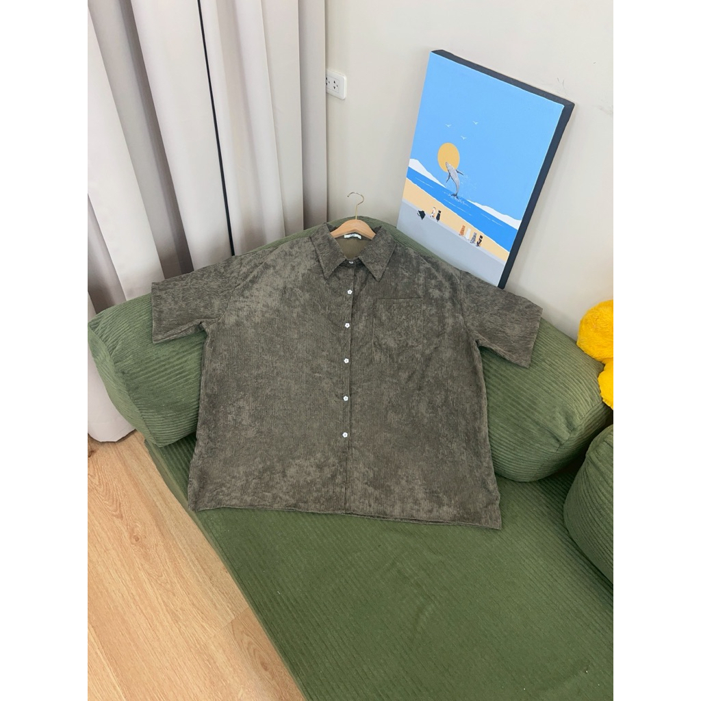 Oliver Shirt เสื้อเชิ้ตแขนสั้น โอเวอร์ไซส์ มีขนาดเดียว อก 60 นิ้ว (ลายลูกฟูก) ผ้าคอตตอนสเปนเด็กซ์ ผ้า corduro