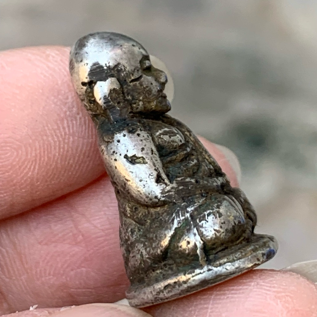 หลวงพ่อเงิน พิจิตร เนื้อแก่เงิน ส่งตามรูป พระเครื่อง พ่อเงิน - รูปที่ 3