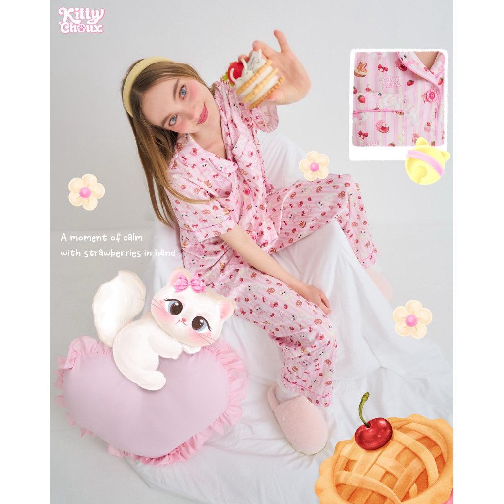 Strawberry Picnic Set ชุดนอนโนบรา (Premium Spanish Silk) แขนสั้น ขายาว - Kitty Choux