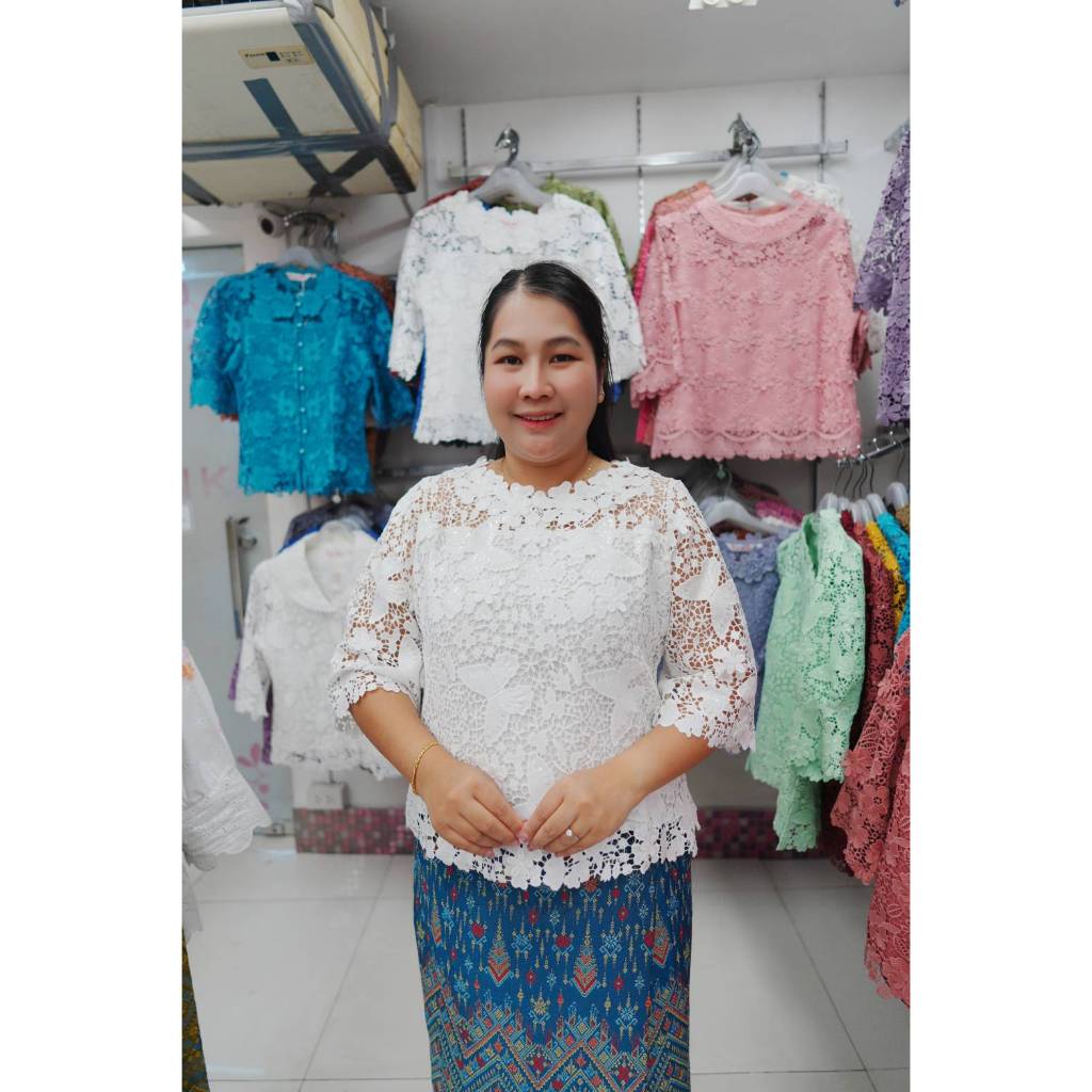 เสื้อลูกไม้สีขาว เสื้อลูไม้ออกงานสีขาว แบรนด์พิ้งบูติค ลูกไม้เกรดดี