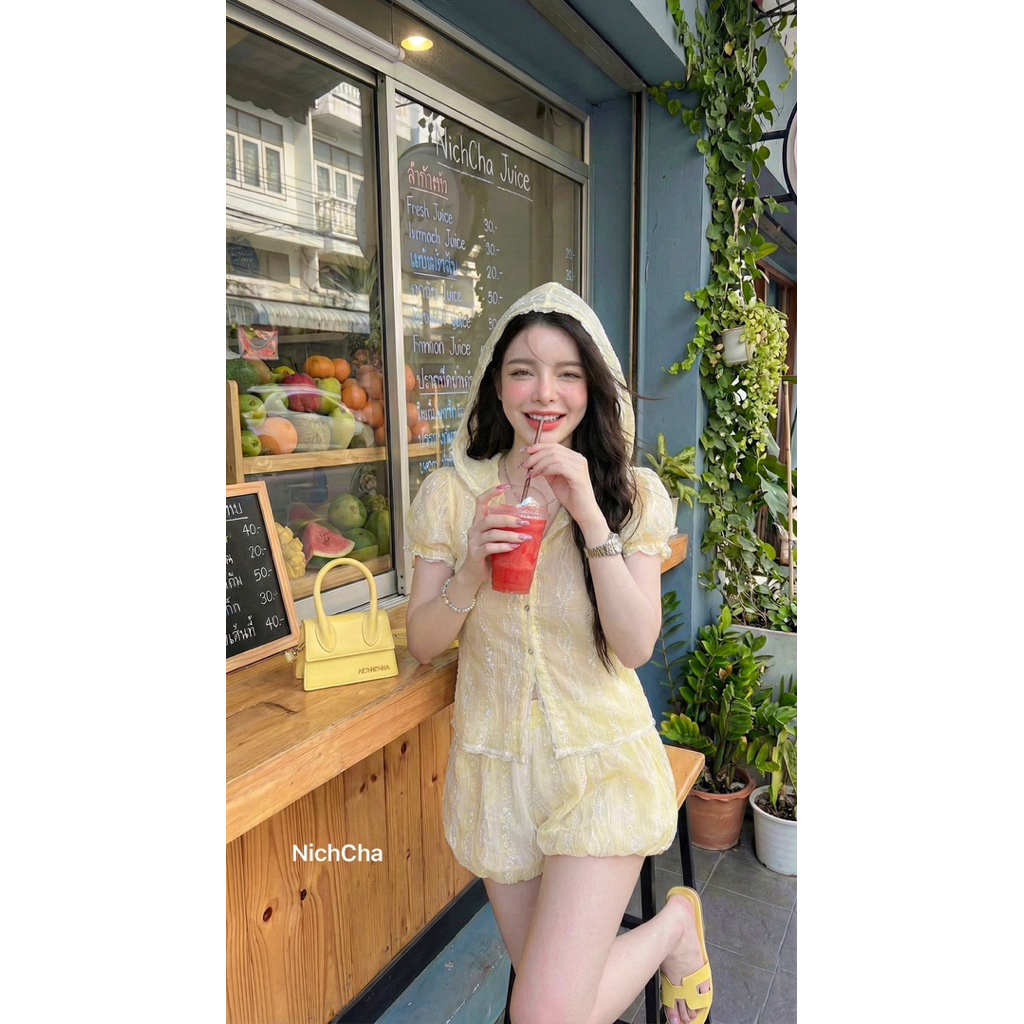 #Nicha ผ้าโรซี่ลายลายดอกมินิมอล Set2ชิ้น เสื้อแขนตุ๊กตามีฮู้ดกระดุมหน้า เชือกลูกไม้สีขาวเส้นเล็ก กางเกงขาสั้นบอลลูน