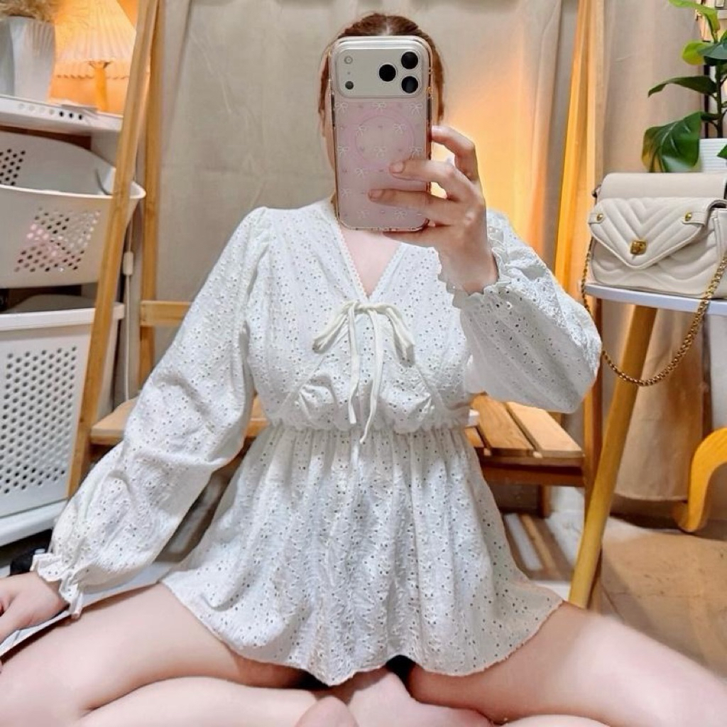 661เสื้อคอวีแต่งลูกไม้ลายฉลุเนื้อนิ่มรุ่นใหม่ อก 32-46 นิ้ว ยาว 25นิ้ว