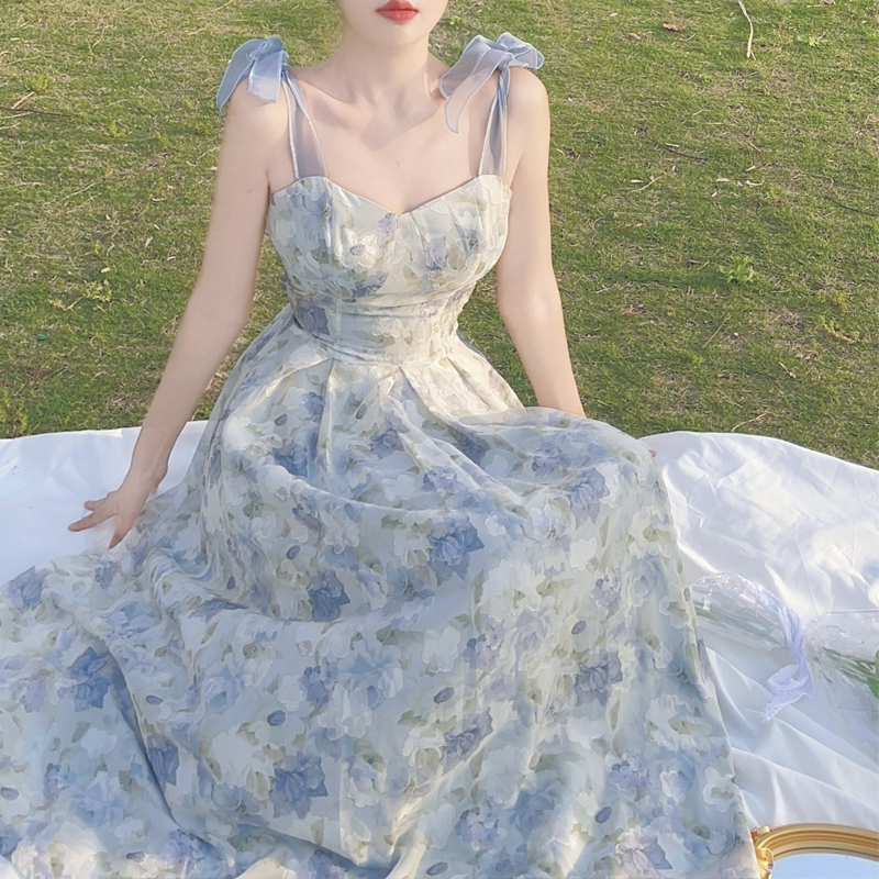 Hotgirl พร้อมส่งจากกทม เดรส ชุดเดรสสายเดี่ยวลายดอกไม้สีน้ำเงินเรียบหรูสำหรับผู้หญิง มาถึงใน 3-5 วัน