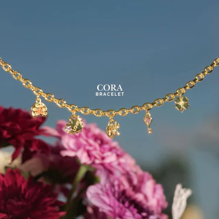 The Lucy Cora bracelet สร้อยข้อมือแห่งความโชคดี