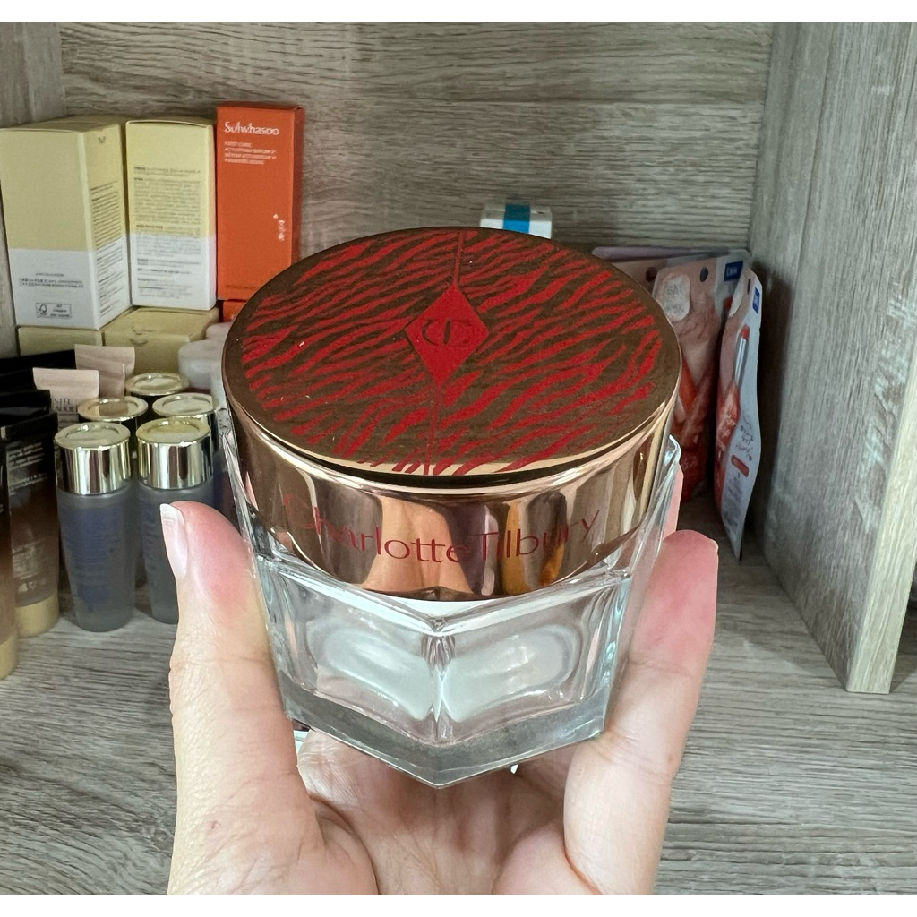 พร้อมส่ง ของแท้ 100% Charlotte Tilbury Charlotte’s Magic Cream 50ml (No box) ราคา ถูกที่สุด ดีลบีเคเค แกลเลอรีภาพที่ 2