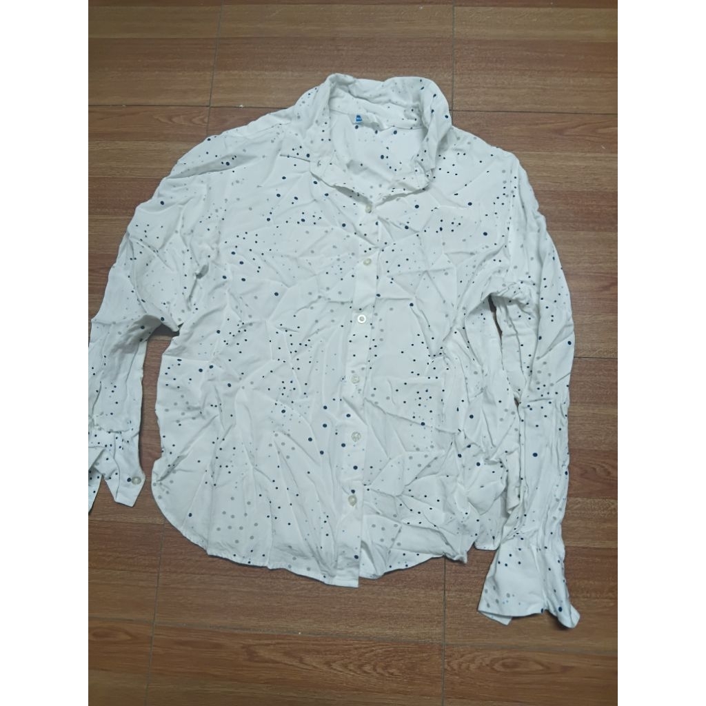 เสื้อโปโล AIIZ แท้ size L ผู้หญิง  อก 40 นิ้ว ไหล่ 16 นิ้ว ยาว 25 นิ้ว ไม่มีตำหนิ