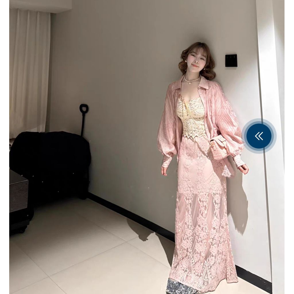 ชุดเซ็ท 2ชิ้น สไตล์คุณหนูหวาน เสื้อเชิ้ตสีชมพูโทนอ่อน ลุคสุภาพสบาย+กระโปรงยาวเอวสูงแต่งลูกไม้ ใส่แล้วดูหวานหรู มีเสน่ห์ - รูปที่ 4