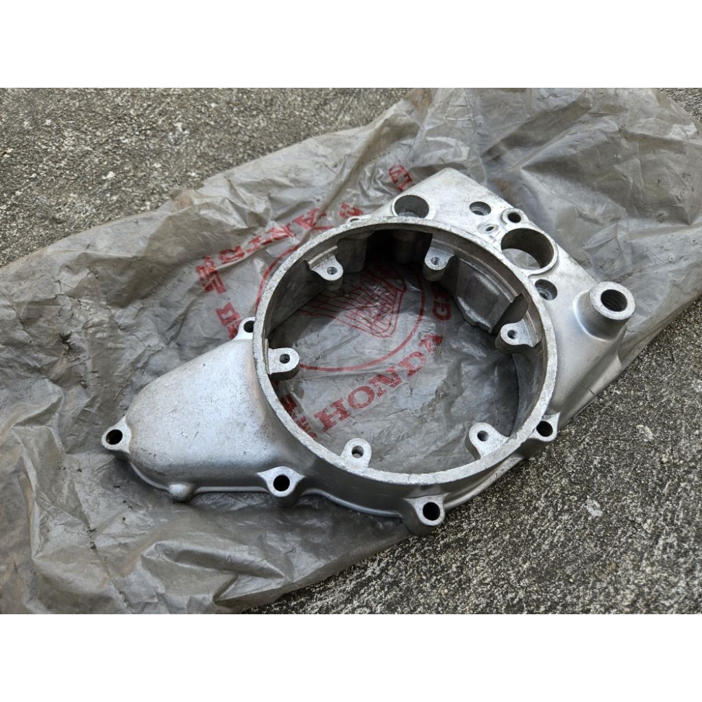 ฝาครอบเครื่อง  ฟิลคอยส์ ข้างซ้าย แท้ใหม่ Honda CD125 K CD125K CB125 K CB125K