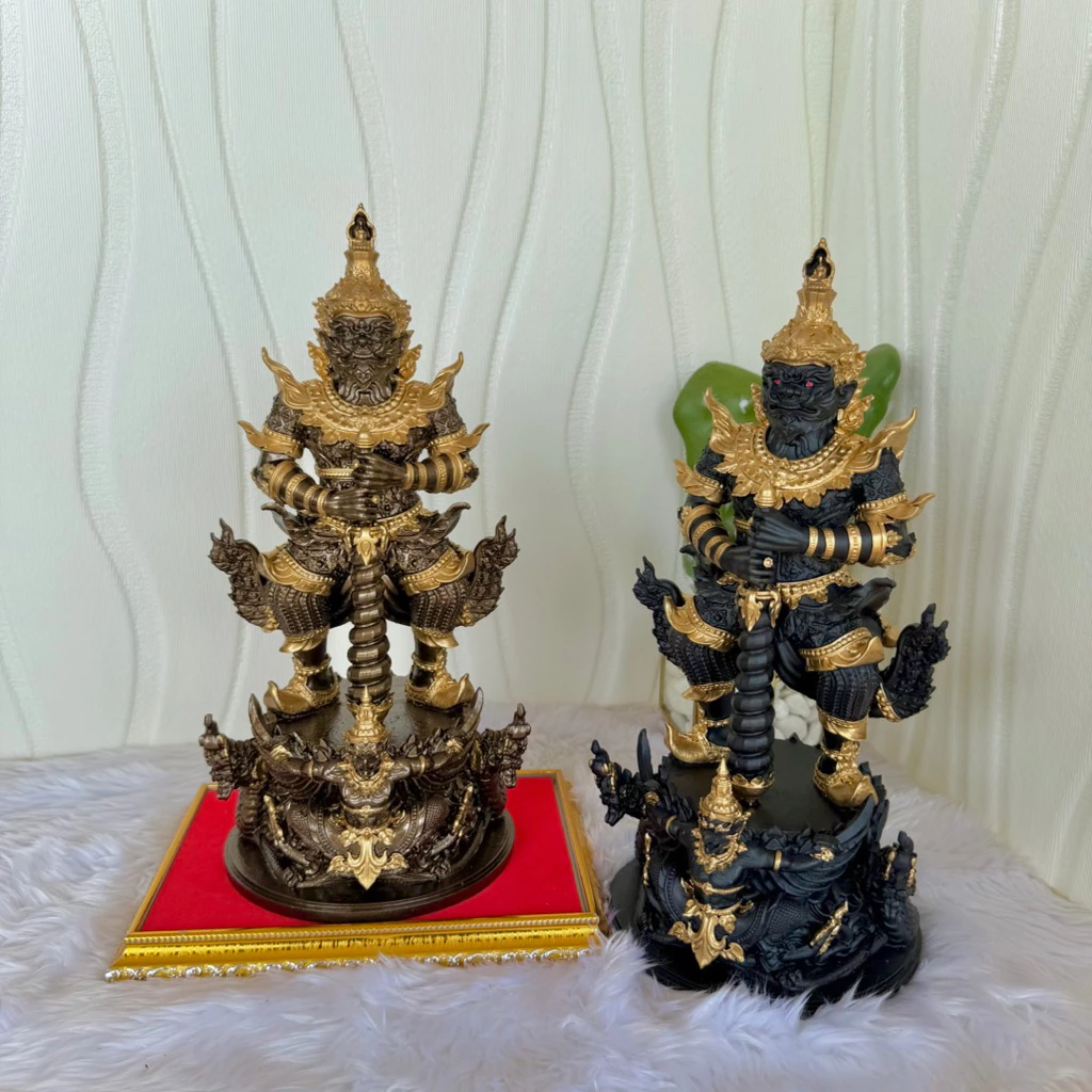 ท้าวเวสสุวรรณ สูง12นิ้ว (ฐานครุฑ) แร่เหล็กน้ำพี้ แถมฟรีฐานรอง