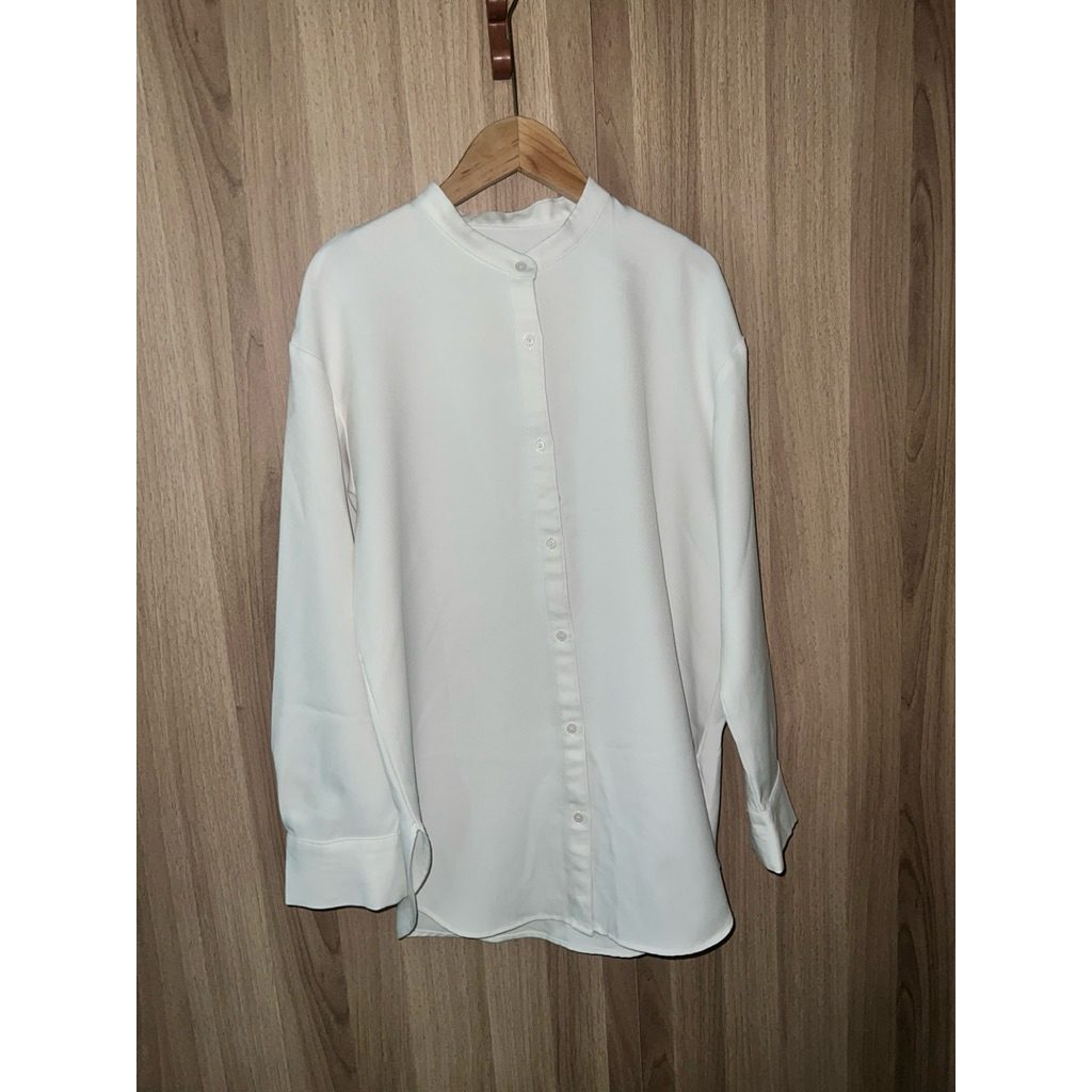 Gu เสื้อเชิตแขนยาว คอจีน