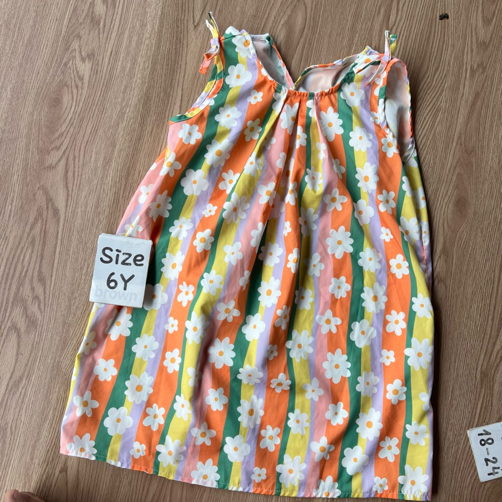 shein เดรสเด็กผู้หญิง size 6Y