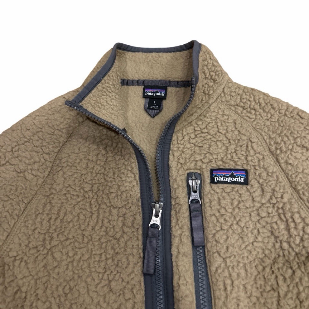 ส่งต่อเสื้อกันหนาวเด็ก patagonia size L(12) อก 34