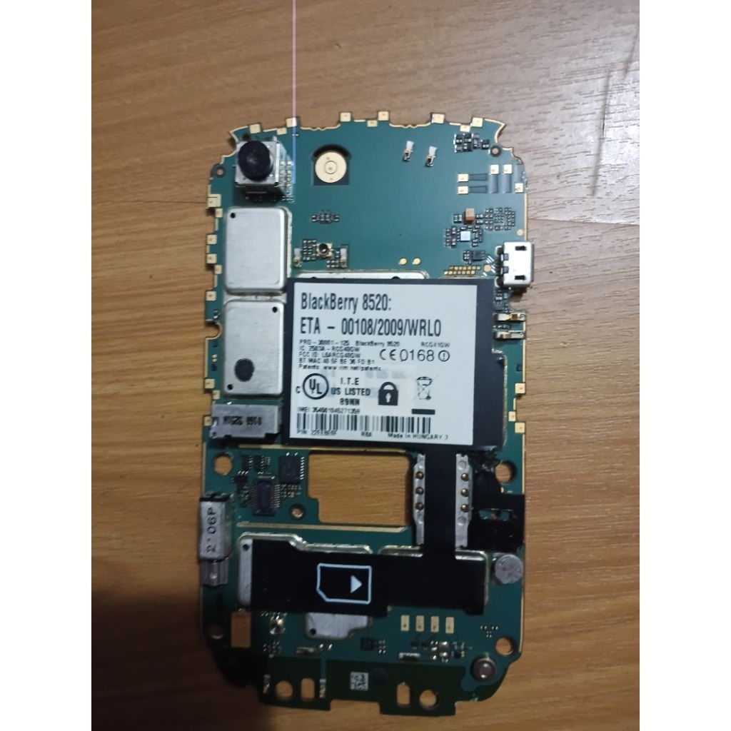 งานช่างบอร์ดbb(8520)ใช้งานได้พร้อมกล้องหลังพร้อมชุดบอดี้หลังมีรแยตำหนิตรงด้านข้างงานอะไหล่เอาไปทำต่อ