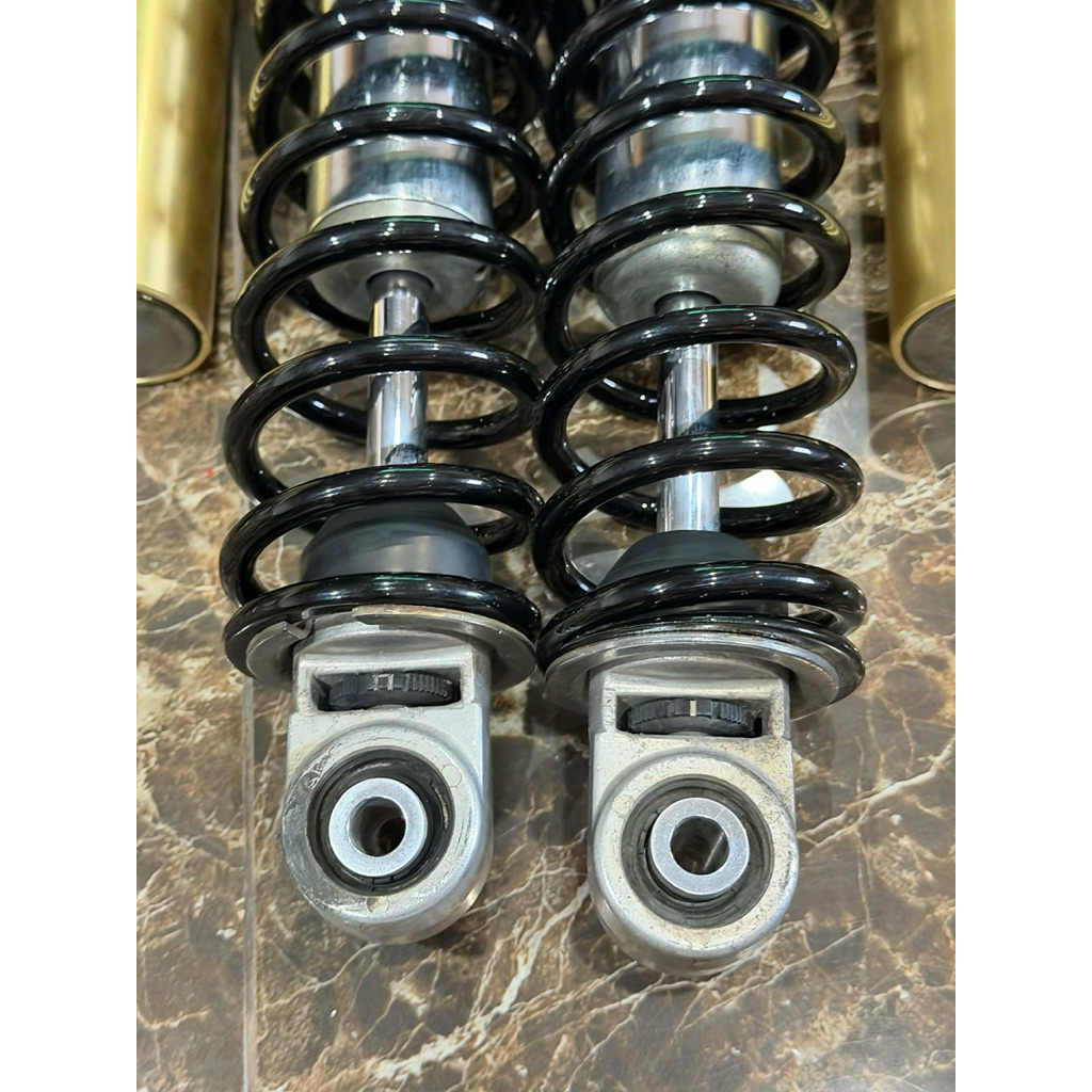 Showa cbตัวแรก(มือสอง) สีเดิมทั้งตัวสปิงทำสีอย่างเดียวปรับ2จุดปรับได้จริงใช้งานได้จริงสูง320 เซทน้ำมันเเล้ว - รูปที่ 4