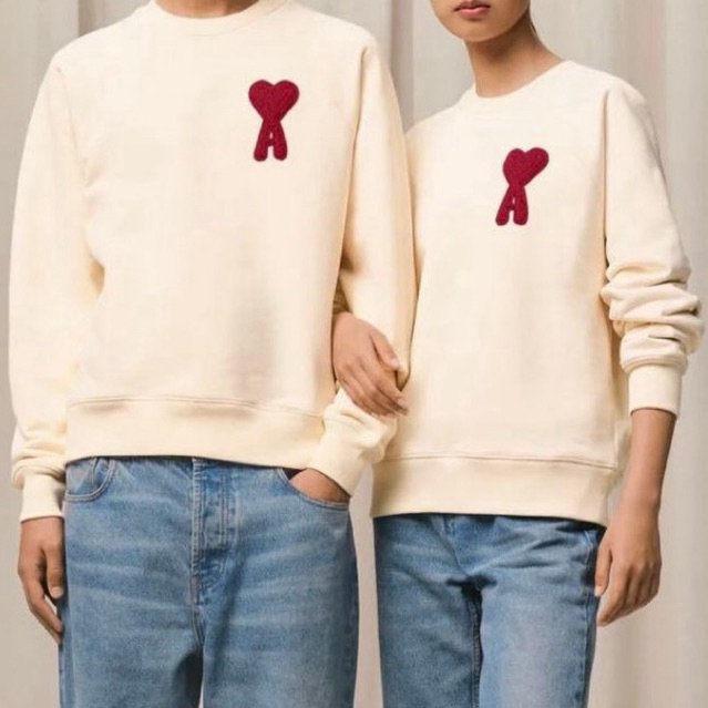 สเวตเตอร์เตอร์ A.m-i de Coeur patch sweatshirt ปัก ❤️ มี สีกรม,ดำ,ครีม รุ่นนี้ Unisex. ใส่ได้ทั้ง ช/