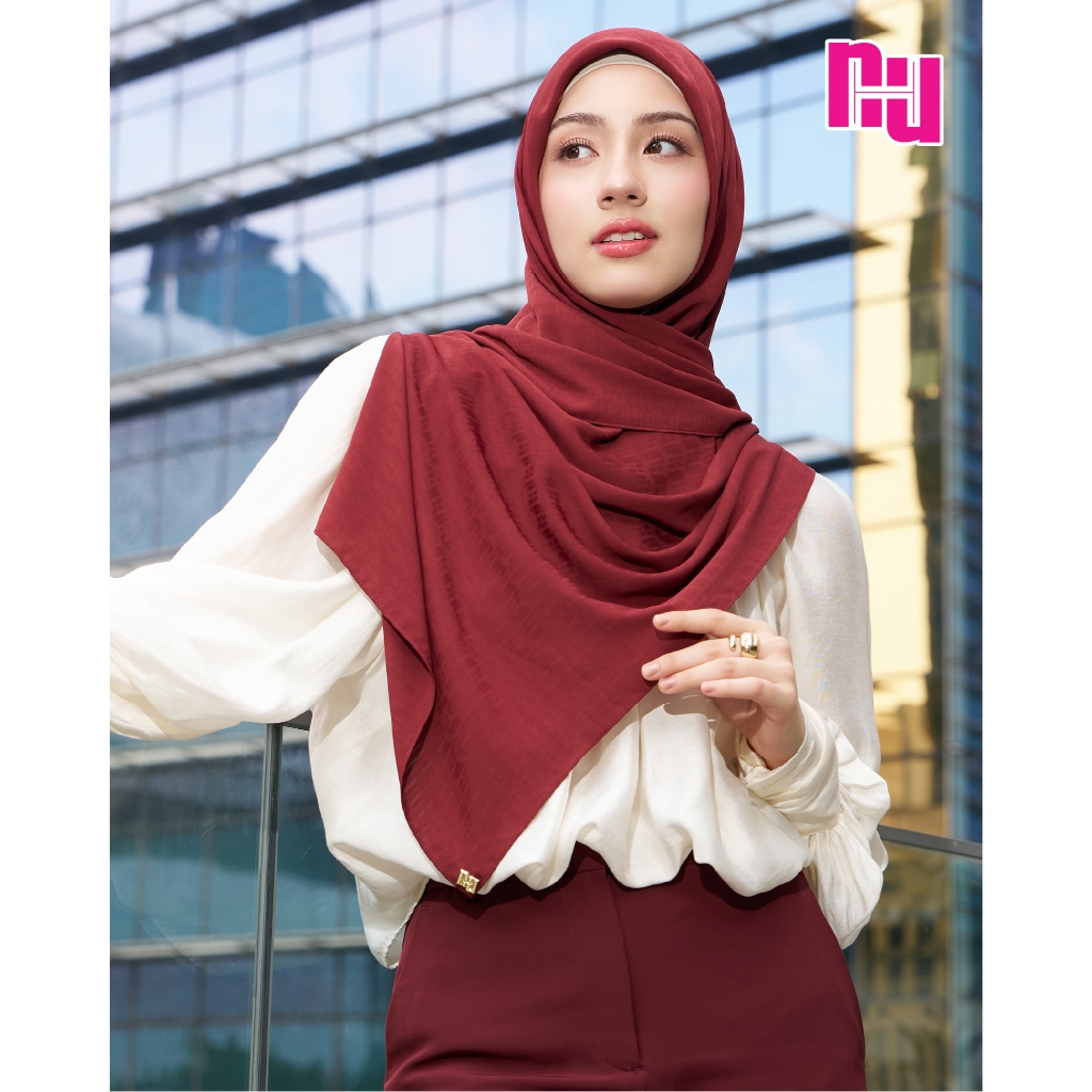 NUH MONOGRAM NOOR SHAWL Square Hijab Scarf for Women Muslim - ผ้าพันแบบสามเหลี่ยม