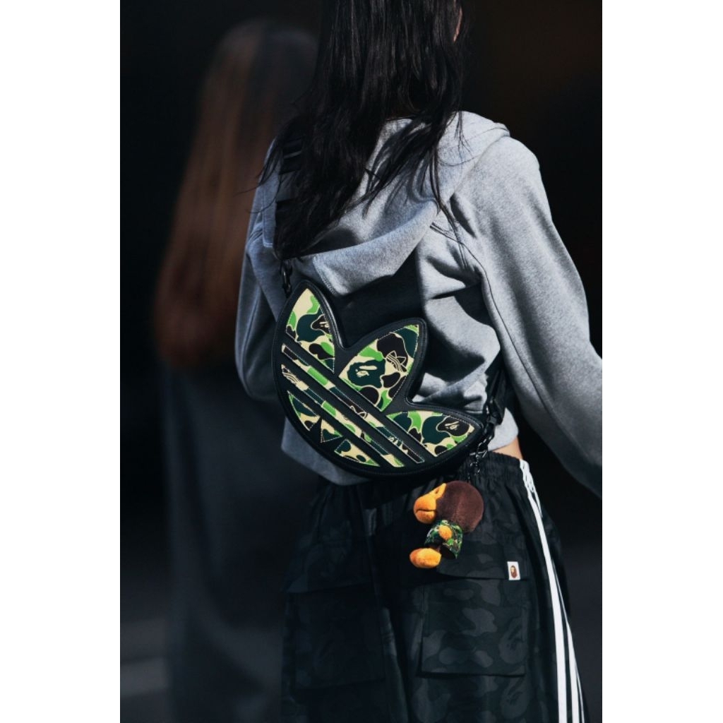 -A BATHING APE x adidas Camo Trefoil Shoulder Bag "Black"กระเป๋า พร้อมส่งของแท้