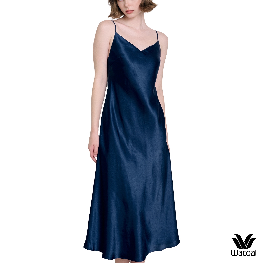 Wacoal Urban comfort ชุดนอน รูปแบบเดรส ผ้าซาติน รุ่น WN6G07 สีน้ำเงินเข้ม (NB)