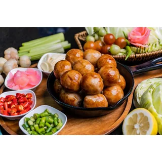 ไส้กรอกอีสาน ตรา แม่ไก่ แบบพวง 🔴 รสหมูต้นตำหรับ 900 กรัม/แพ็ค