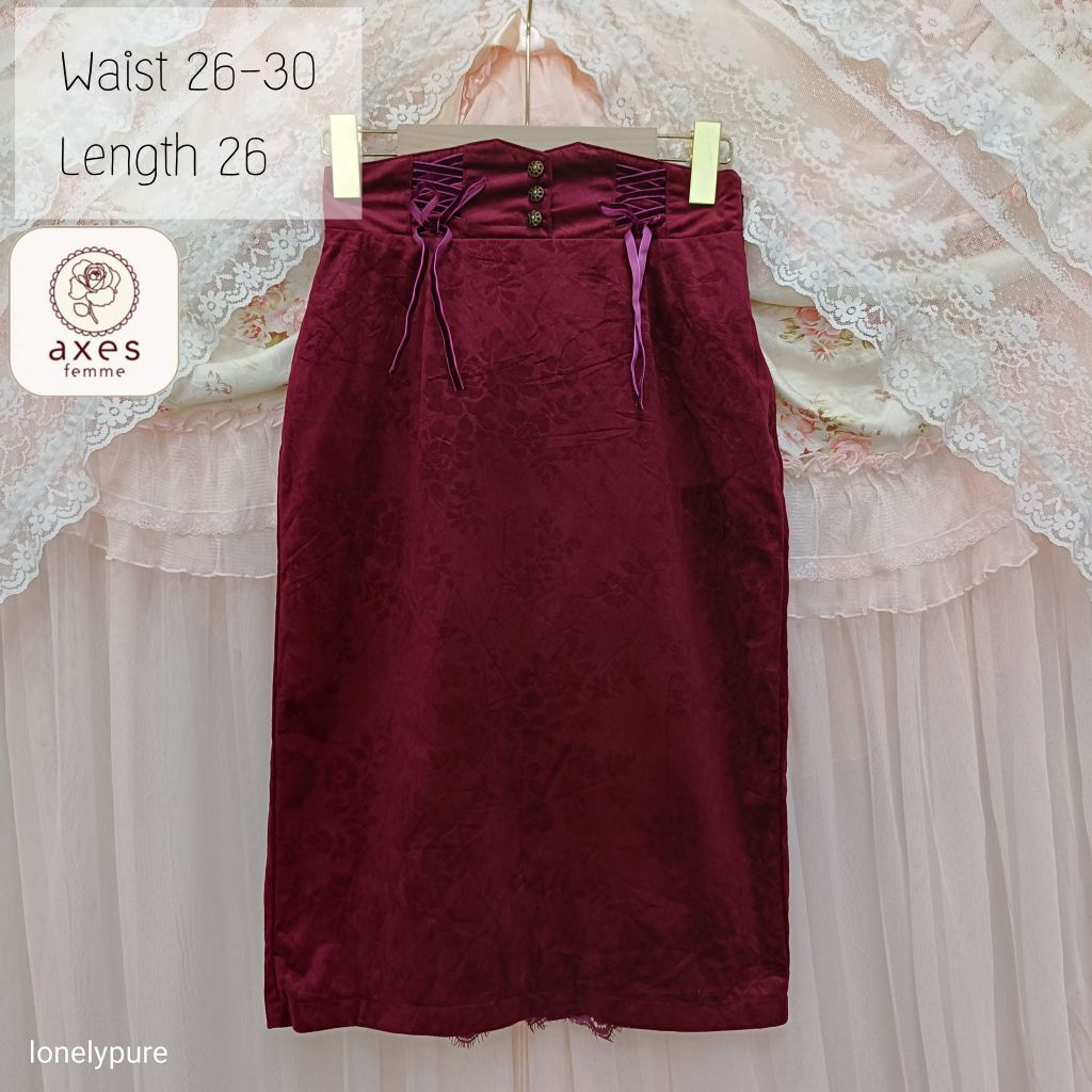 Axes Femme กระโปรงสวยมาก มือสอง