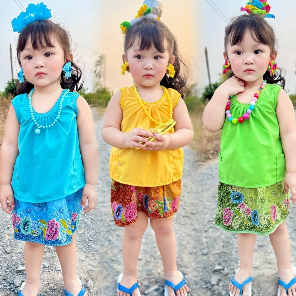 ชุดเด็กเสื้อคอกระเช้าถักลูกไม้+ผ้าถุง (สินค้าถ่ายจากงานจริง) รูปที่ 8