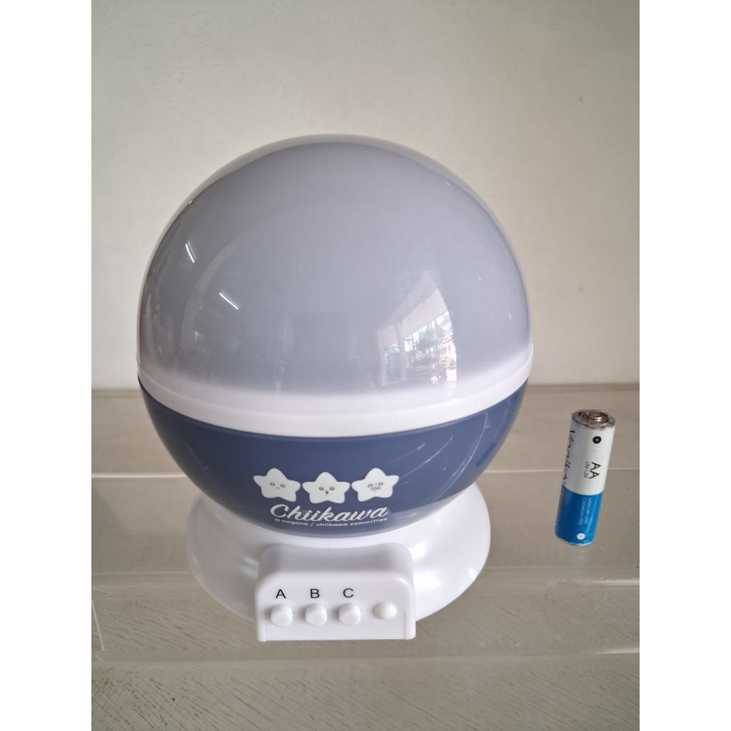 โคมไฟโปรเจคเตอร์จำลองดวงดาว (Star Projector) ลายตัวละครยอดนิยม Chiikawa จากประเทศญี่ปุ่น