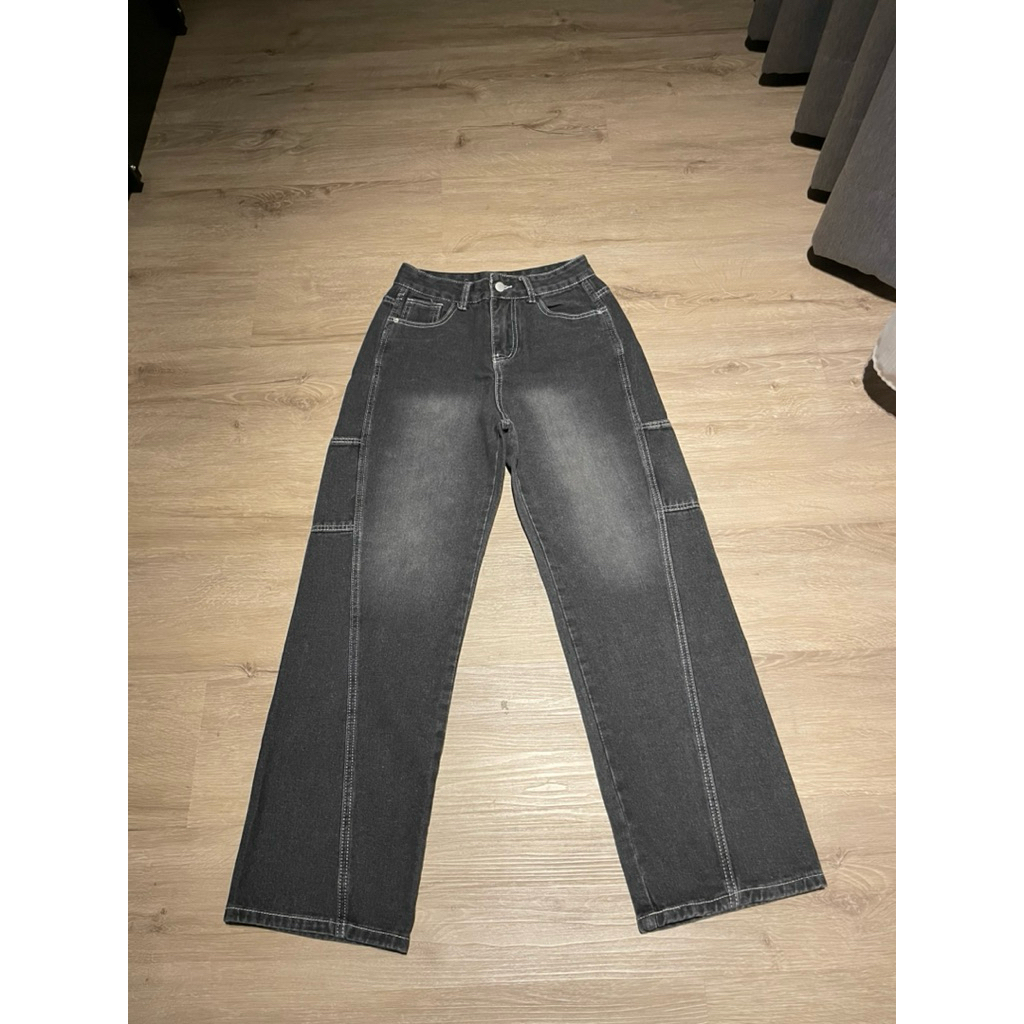 Dark faded cargo jeans from seoulcloset