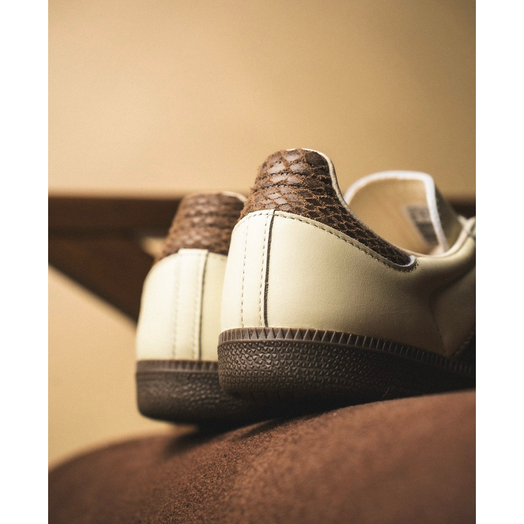 (พร้อมส่ง/ รอจัดส่ง 1-2 วัน)  ADIDAS SAMBA OG CREAM WHITE EARTH STRATA (ล็อตป้ายไทย) ราคา ถูกที่สุด ดีลบีเคเค แกลเลอรีภาพที่ 6
