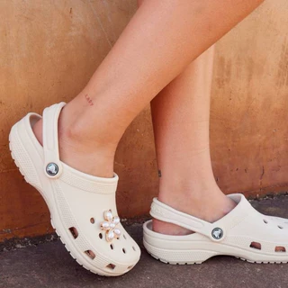 Crocs รองเท้าแตะ สำหรับเด็ก ผู้ใหญ่เท้าเล็ก Classic Clog 206991-100 / 206991-2Y2 / 206991-001