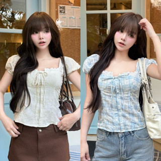 Petite♡︎ Jinny top เสื้อครอปแขนตุ๊กตาแต่งลูกไม้ ผ้าลินิน ลาย…