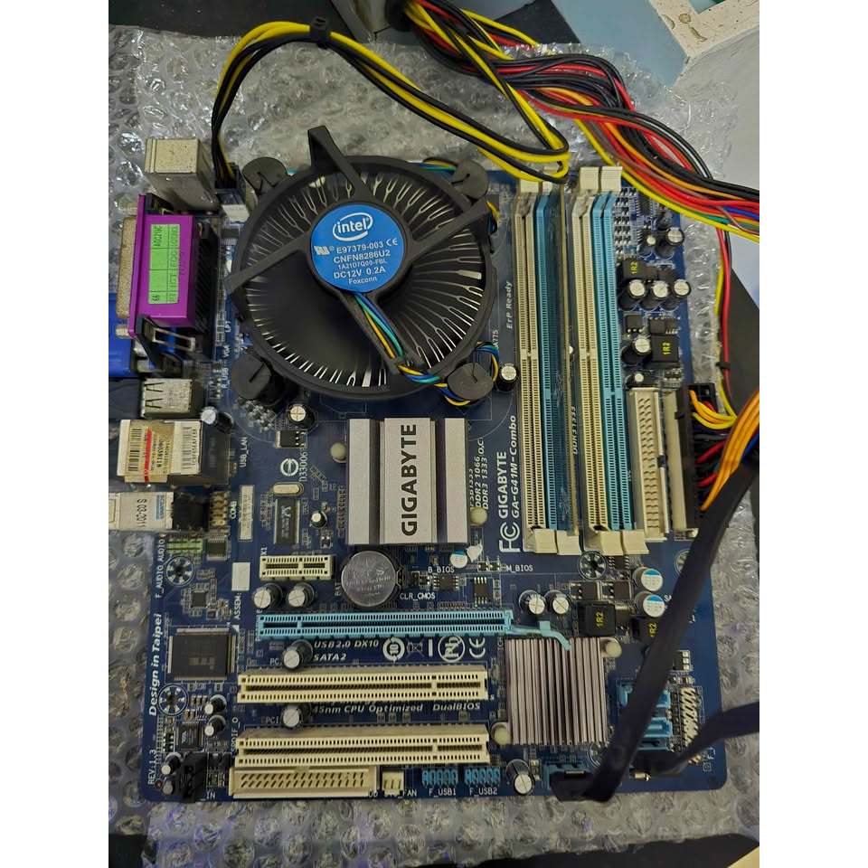 ขายชุด-Intel Pentium E5800 @ 3.20GHz -ram ddr3 2gb บัด1333 -GIGABYTE GA-G41M-Combo